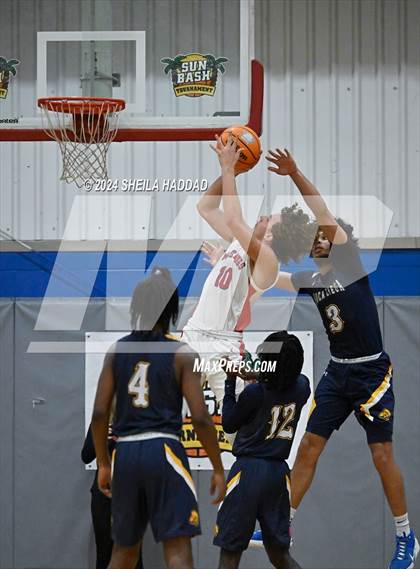 Thumbnail 2 in Boca Ciega vs Northside Christian photogallery.