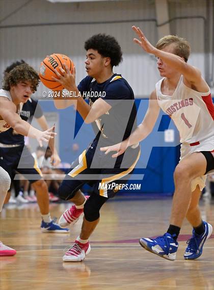 Thumbnail 2 in Boca Ciega vs Northside Christian photogallery.
