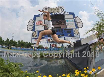 Thumbnail 1 in New Balance Nationals photogallery.