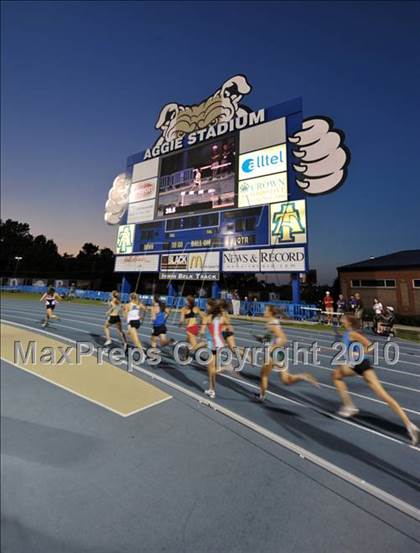 Thumbnail 3 in New Balance Nationals photogallery.