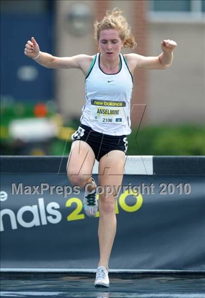 Thumbnail 3 in New Balance Nationals photogallery.