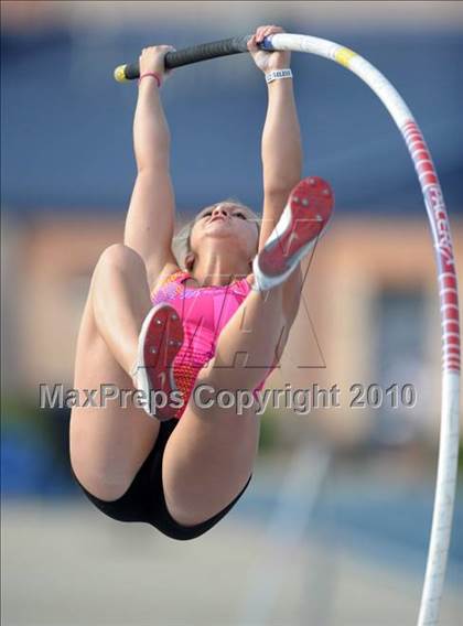 Thumbnail 1 in New Balance Nationals photogallery.