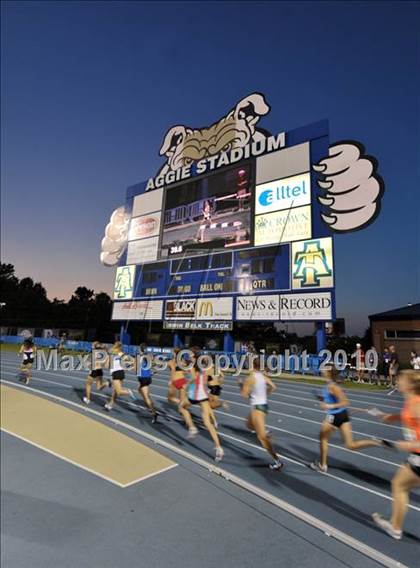 Thumbnail 3 in New Balance Nationals photogallery.