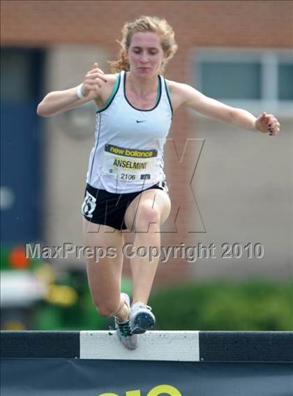 Thumbnail 2 in New Balance Nationals photogallery.