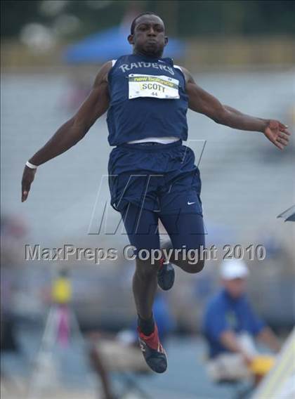 Thumbnail 1 in New Balance Nationals photogallery.