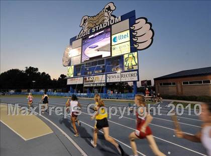 Thumbnail 2 in New Balance Nationals photogallery.