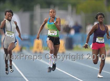 Thumbnail 2 in New Balance Nationals photogallery.