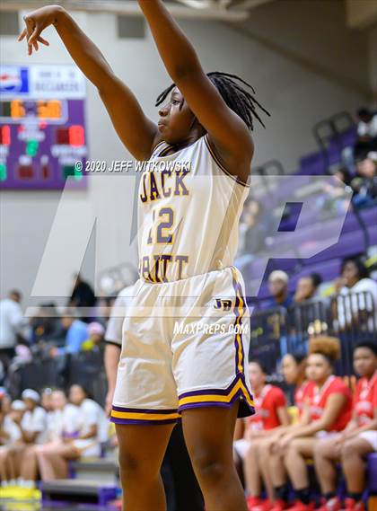 Thumbnail 1 in Seventy-First @ Jack Britt (SAC Conference Championship) photogallery.