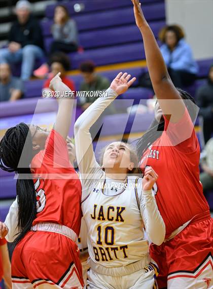 Thumbnail 1 in Seventy-First @ Jack Britt (SAC Conference Championship) photogallery.
