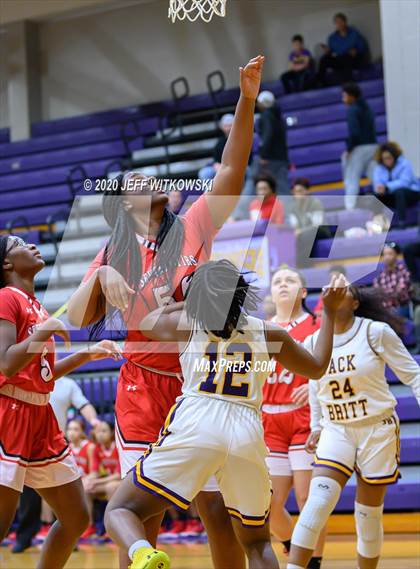 Thumbnail 3 in Seventy-First @ Jack Britt (SAC Conference Championship) photogallery.
