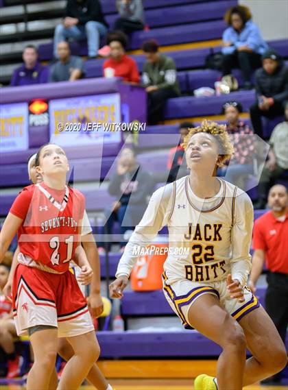 Thumbnail 2 in Seventy-First @ Jack Britt (SAC Conference Championship) photogallery.