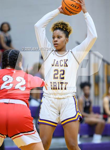 Thumbnail 1 in Seventy-First @ Jack Britt (SAC Conference Championship) photogallery.