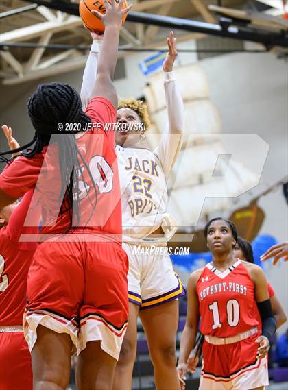 Thumbnail 3 in Seventy-First @ Jack Britt (SAC Conference Championship) photogallery.