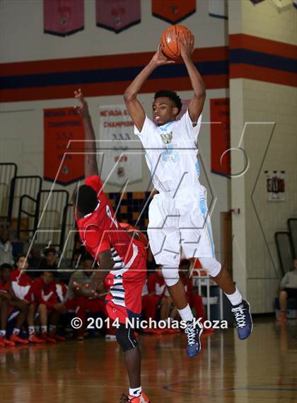Thumbnail 3 in Redondo Union vs. Putnam City West (Tarkanian Classic) photogallery.