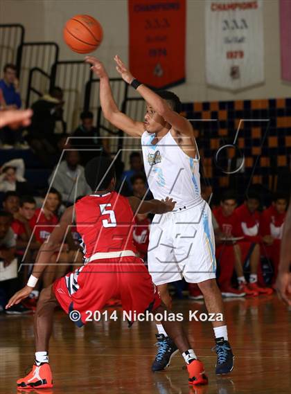 Thumbnail 3 in Redondo Union vs. Putnam City West (Tarkanian Classic) photogallery.