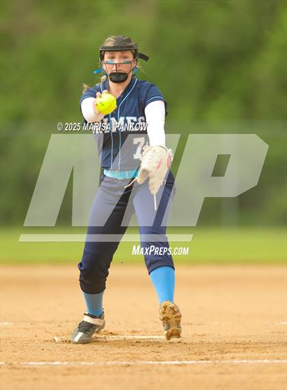 Thumbnail 3 in Bishop Grimes vs Weedsport photogallery.