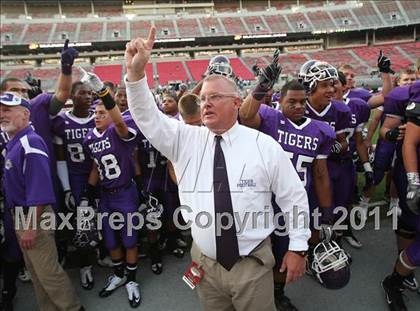 Thumbnail 2 in Oscar Smith vs. Pickerington Central (Kirk Herbstreit National Kickoff Classic) photogallery.