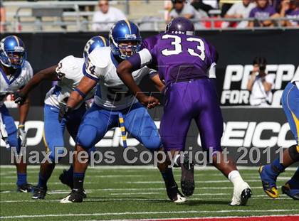 Thumbnail 3 in Oscar Smith vs. Pickerington Central (Kirk Herbstreit National Kickoff Classic) photogallery.
