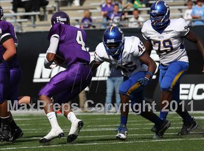 Thumbnail 3 in Oscar Smith vs. Pickerington Central (Kirk Herbstreit National Kickoff Classic) photogallery.