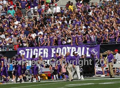 Thumbnail 1 in Oscar Smith vs. Pickerington Central (Kirk Herbstreit National Kickoff Classic) photogallery.