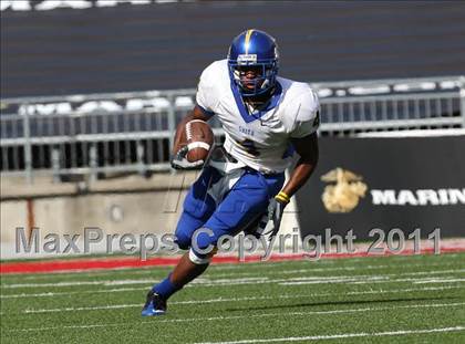 Thumbnail 3 in Oscar Smith vs. Pickerington Central (Kirk Herbstreit National Kickoff Classic) photogallery.