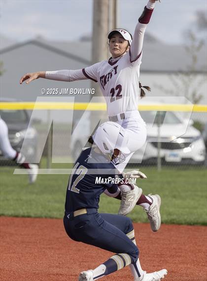 Thumbnail 1 in Bloomington Central Catholic @ Tolono Unity photogallery.