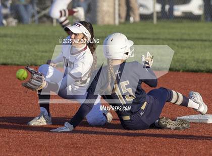 Thumbnail 3 in Bloomington Central Catholic @ Tolono Unity photogallery.