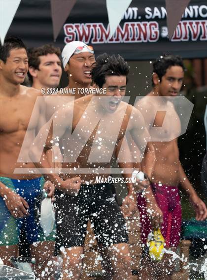 Thumbnail 3 in CIF SS Division 1 Finals photogallery.