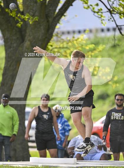 Thumbnail 2 in SEC Conference Meet photogallery.