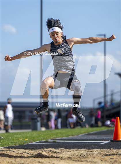 Thumbnail 3 in SEC Conference Meet photogallery.