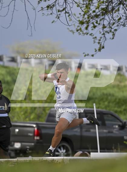 Thumbnail 3 in SEC Conference Meet photogallery.