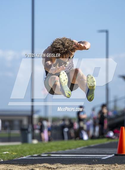 Thumbnail 3 in SEC Conference Meet photogallery.