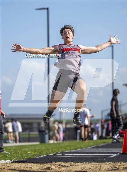 Thumbnail 2 in SEC Conference Meet photogallery.
