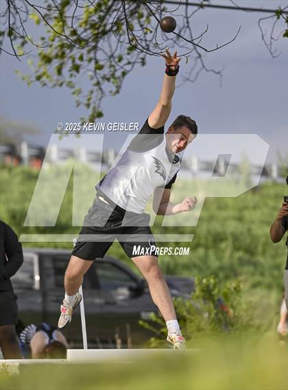 Thumbnail 3 in SEC Conference Meet photogallery.