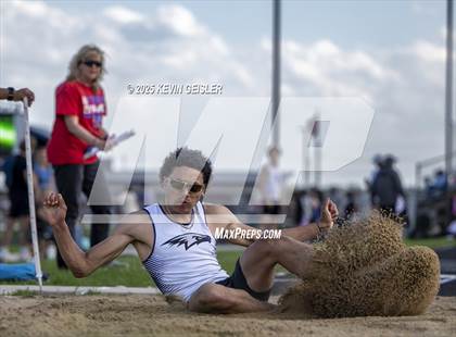 Thumbnail 1 in SEC Conference Meet photogallery.