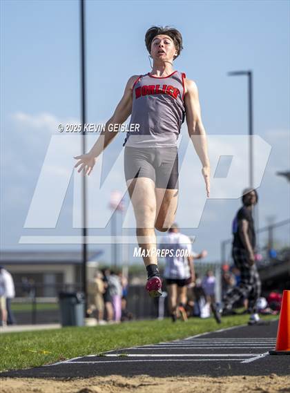 Thumbnail 3 in SEC Conference Meet photogallery.