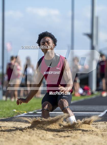 Thumbnail 3 in SEC Conference Meet photogallery.