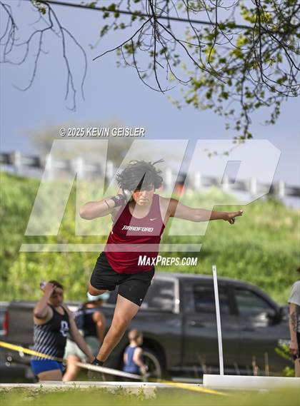 Thumbnail 3 in SEC Conference Meet photogallery.