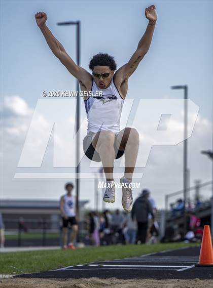 Thumbnail 2 in SEC Conference Meet photogallery.