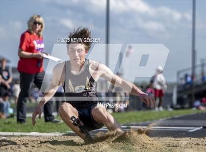 Thumbnail 2 in SEC Conference Meet photogallery.
