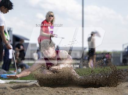 Thumbnail 3 in SEC Conference Meet photogallery.