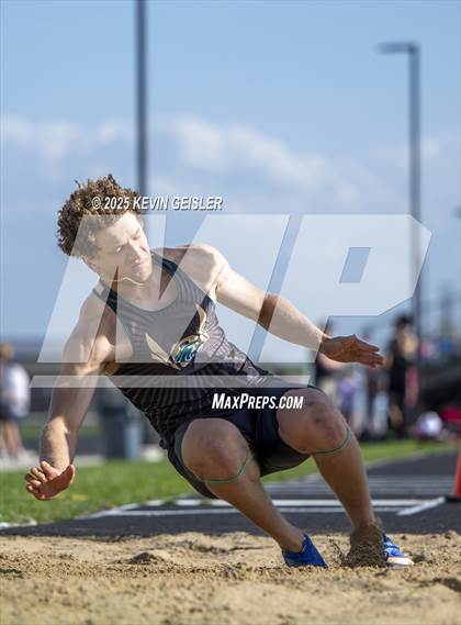 Thumbnail 2 in SEC Conference Meet photogallery.
