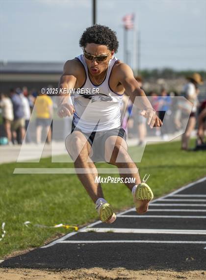 Thumbnail 2 in SEC Conference Meet photogallery.