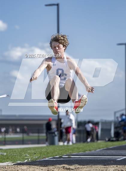 Thumbnail 3 in SEC Conference Meet photogallery.