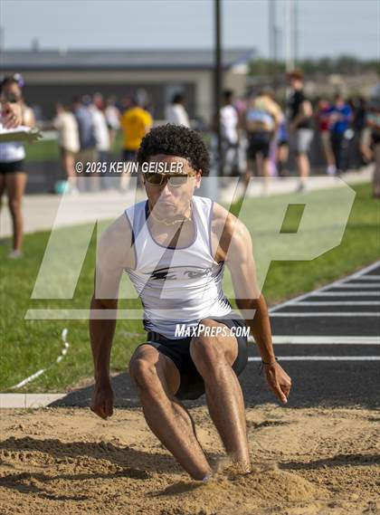 Thumbnail 3 in SEC Conference Meet photogallery.