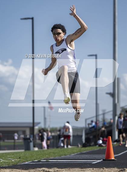 Thumbnail 3 in SEC Conference Meet photogallery.
