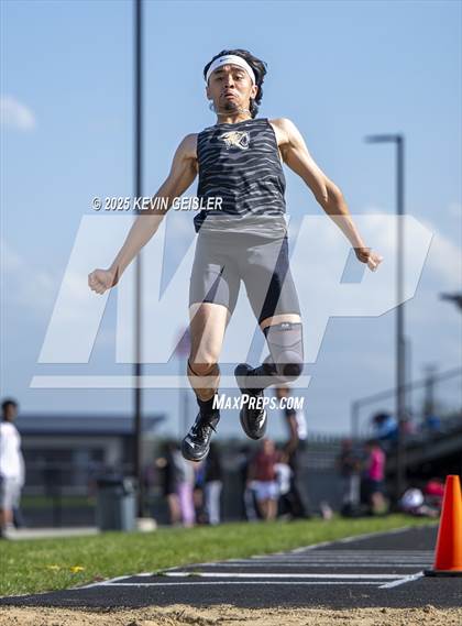 Thumbnail 2 in SEC Conference Meet photogallery.