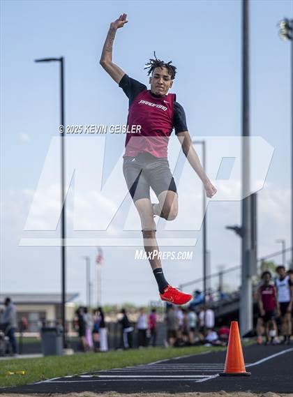 Thumbnail 2 in SEC Conference Meet photogallery.
