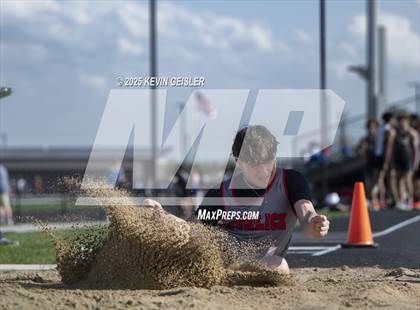Thumbnail 3 in SEC Conference Meet photogallery.