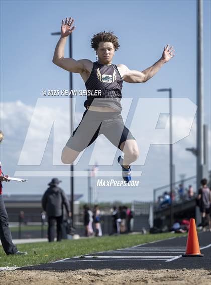 Thumbnail 3 in SEC Conference Meet photogallery.